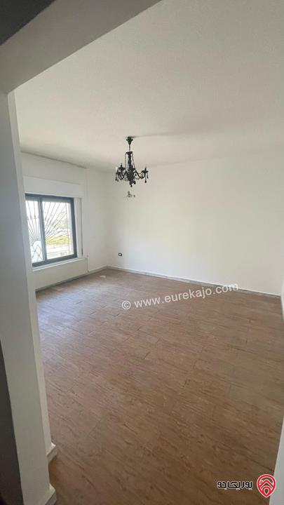 شقة طابق ثاني مساحة 260م للايجار في عمان - خلدا 