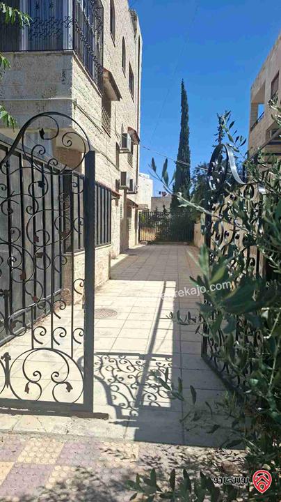 فيلا دوبلكس مع شقتين مستقلتين على أرض 790م للبيع في عمان – طبربور