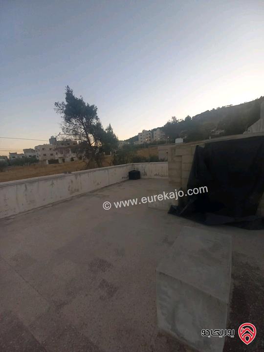 فيلا مساحة 500م على أرض 1900م للبيع في عمان - منطقة ام الدنانير 