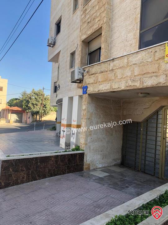 شقة طابق ثالث مساحة 82م مقسمة الى استديوهان للبيع في عمان - الجبيهة  