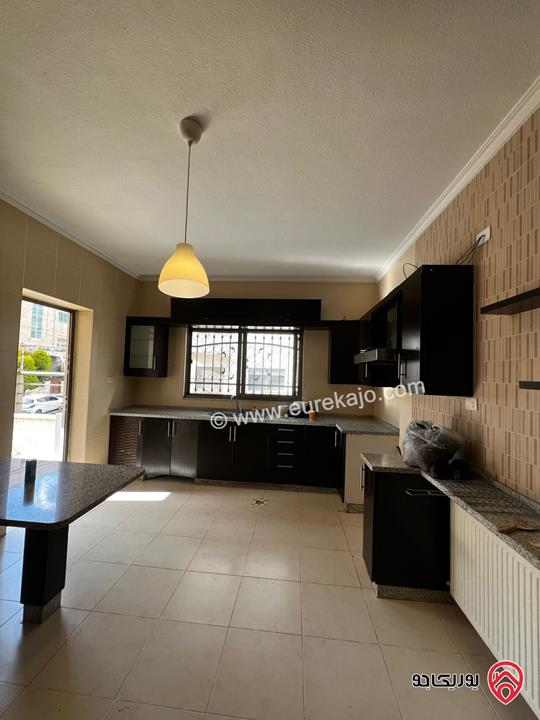 شقة سوبر ديلوكس طابق أول مساحة 200م للايجار في عمان - خلدا