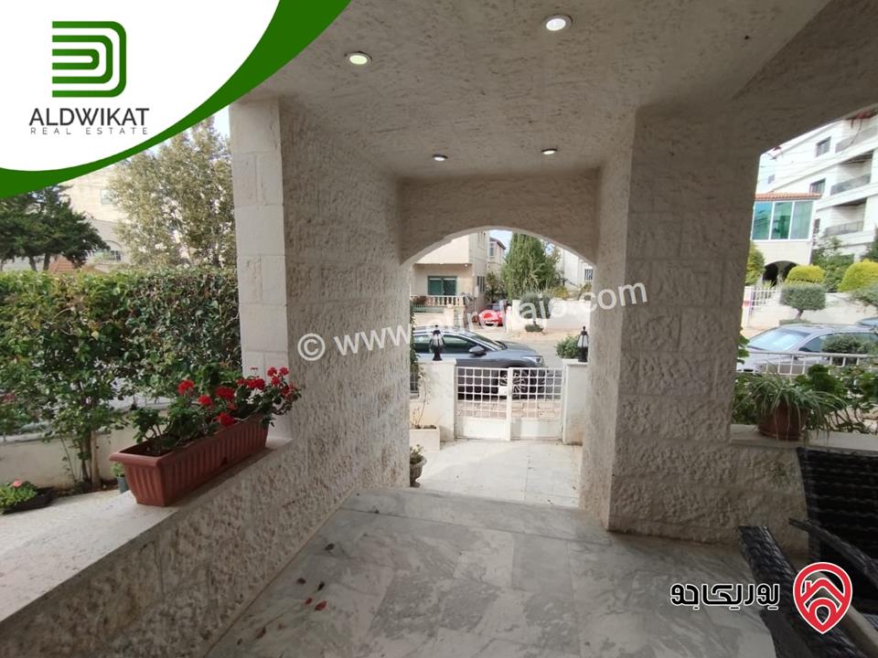 فيلا مساحة البناء 400م ومساحة الارض 430م ومساحة الحديقة 200م للايجار في عمان - ام السماق