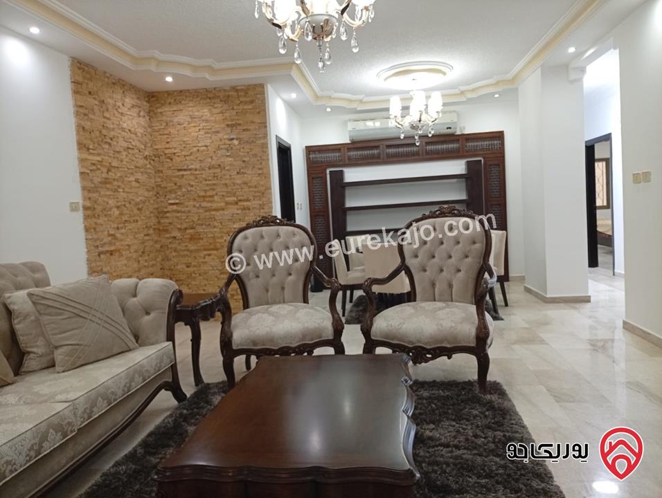 شقة دوبلكس أرضية شبه مستقلة مساحة 375م داخلي و 300م خارجي للبيع في عمان - خلدا