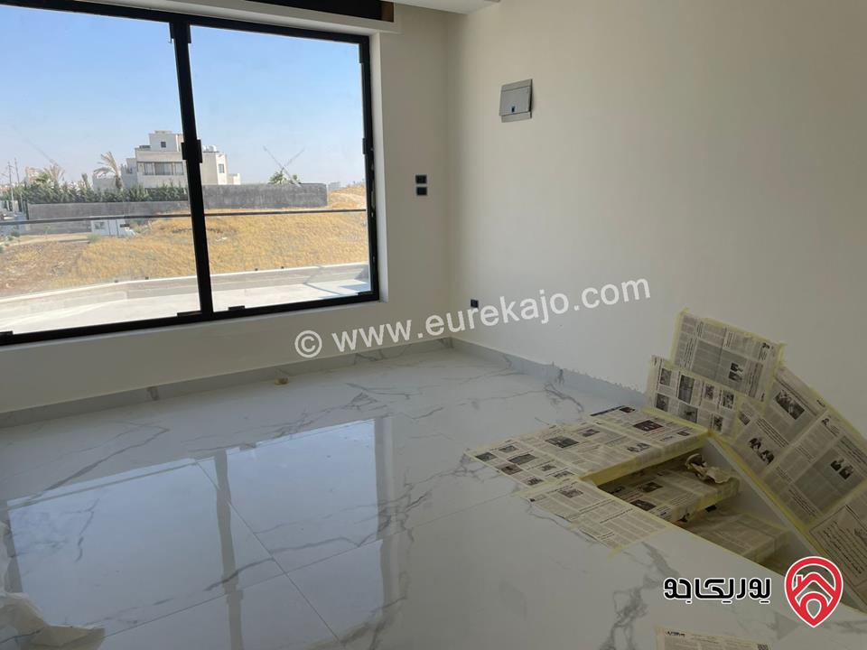 شقة للبيع في عمان - دير غبار طابق اخير مع روف مساحة البناء 180م ومساحة الترس 80م