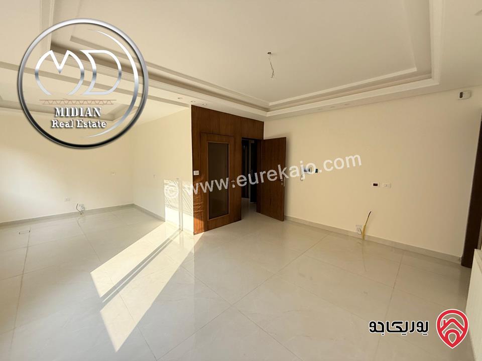 شقة دوبلكس جديدة للبيع طابق أخير مع روف في عمان - حي الصحابة مساحة 245م مع تراسات تشطيبات ديكورات سوبر ديلوكس اطلالة جميلة