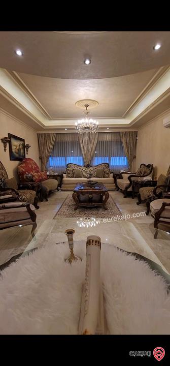 فيلا مساحة 700م على أرض 1 دونم للبيع في عمان - رجم عميش 