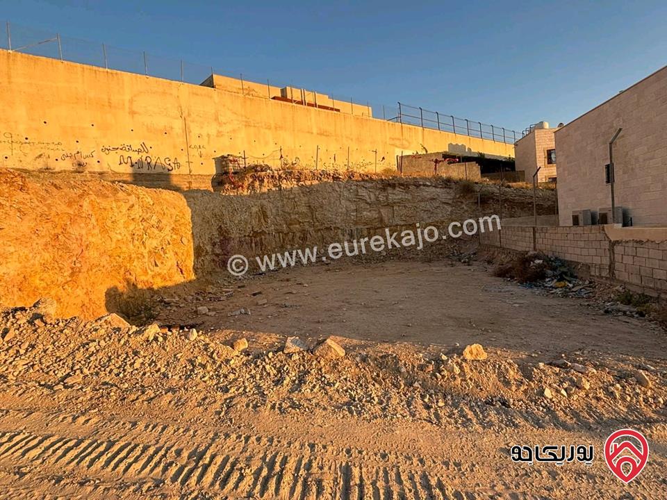 قطعة أرض للبيع في عمان - ماركا الجنوبية قوشان مستقل على شارعين مساحة 501م محفورة وجاهزة وكل معاملات الامانة مع وجود ترخيص حفر وترخيص بناء
