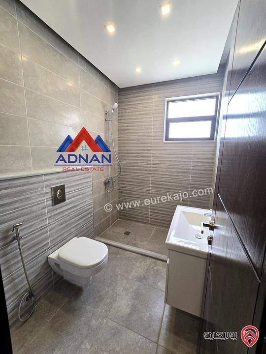 شقة فارغة جديدة لم تسكن طابق أول مساحة 200م للايجار السنوي في عمان - الشميساني