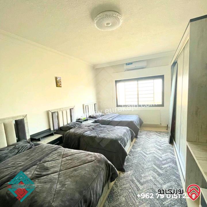 شقة طابق ثالث مع روف مساحة 263م للبيع في عمان - مرج الحمام