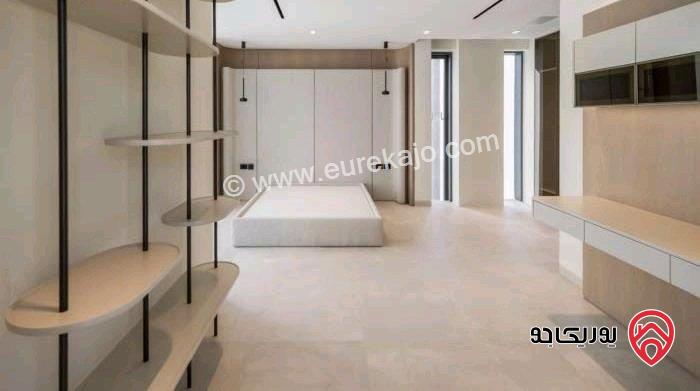 قصر مساحة 1500م على أرض 1800م للبيع في عمان - دابوق