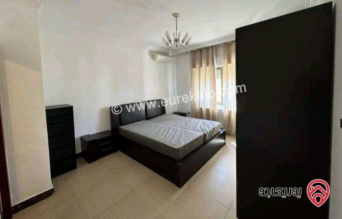 شقة فارغة طابق ثالث مع روف مساحة 260م للايجار في عمان - الرابية  