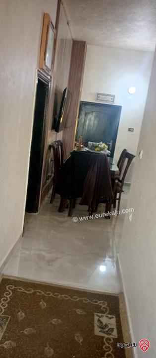 شقة طابق أول مساحة 224م للبيع في الزرقاء حي الامير عبد الله