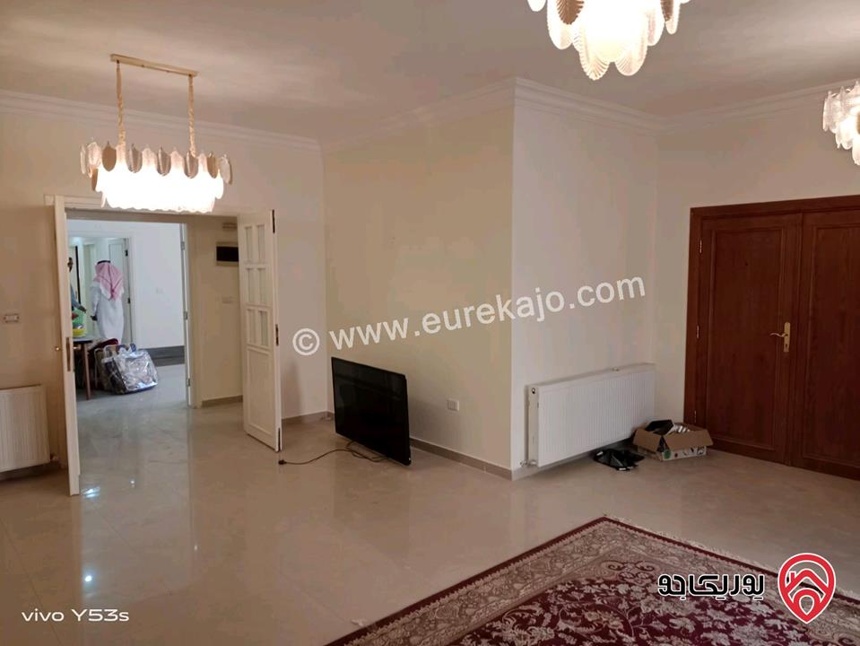 شقة أرضية مساحة 170م داخلي و 100م خارجي للبيع في عمان - أم السماق