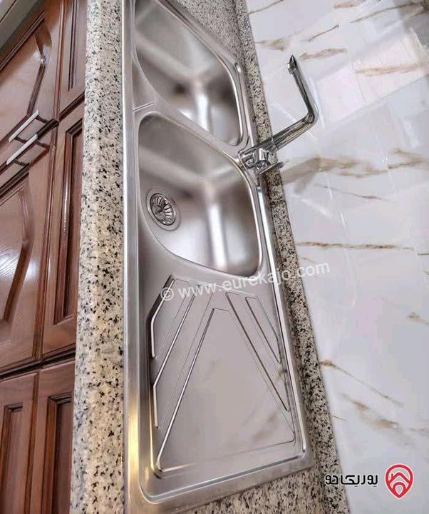 شقة فارغة مساحة 180م داخلي و 120م خارجي للايجار في عمان - دير غبار