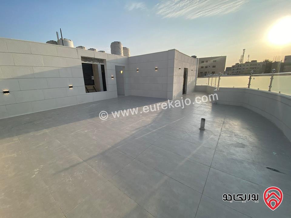 شقة مميزة طابق ثالث مع روف دوبلكس مساحة 198م مع ترس واسع 60م بمدخل مستقل للبيع في عمان - شفا بدران/ ابو نصير، دوار البحرية