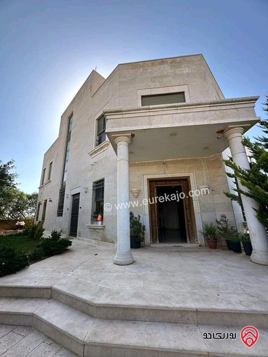 فيلا مساحة 460م على أرض 600م للبيع في الزرقاء - رجم الشوف قرب شفا بدران 