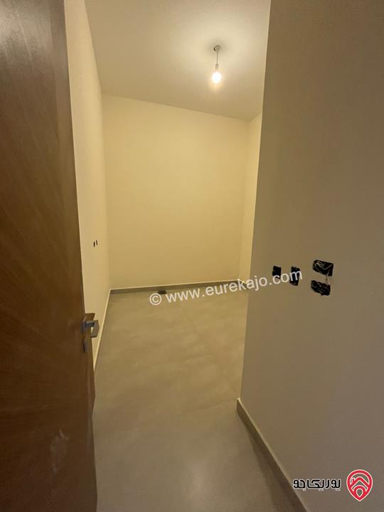 فيلا مع مسبح خاص مساحة 700م على أرض 500م للبيع في عمان - دابوق من المالك مباشرة