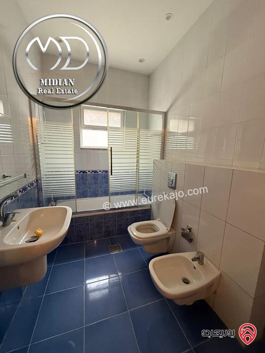 شقة فارغة للايجار في عمان - خلدا مساحة 220م طابق أول تشطيبات و ديكورات سوبر ديلوكس بسعر مميز جداً