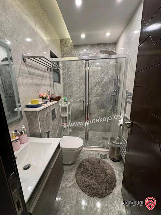 شقة فارغة مساحة 163م طابق اول للإيجار في عمان - طريق المطار 