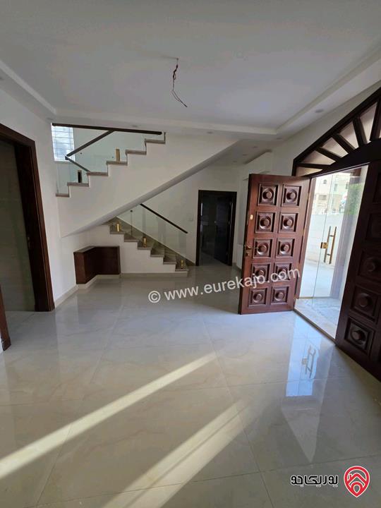 فيلا مساحة 300م على أرض 500م للايجار في عمان - أم السماق خلف مجع جبر بالقرب من نادي فتنس 