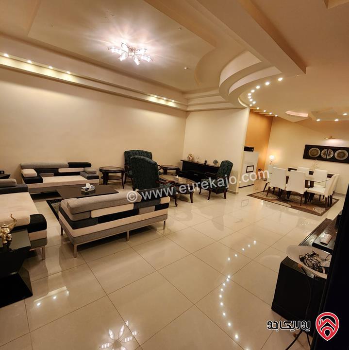 شقة فاخرة مفروشة طابق تسوية مساحة 260م للبيع في عمان - خلدا