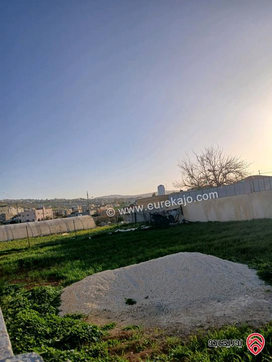 أرض مساحة 500م للبيع في عمان - بين قرية ابونصير وقرية موبص منطقة هادئة ومخدومة من المالك مباشرة