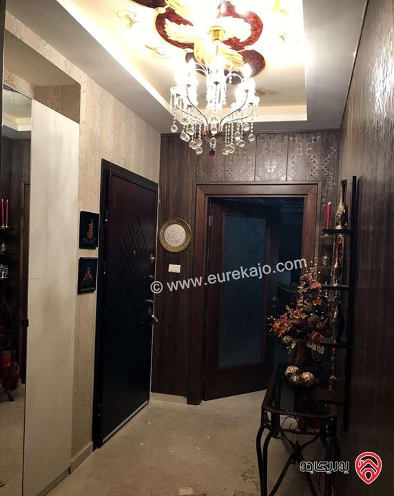 طابق ارضي دوبليكس مساحة 350م مع حدائق و ترسات وكراج خاص ومداخل مستقلة للبيع في عمان - ام السماق