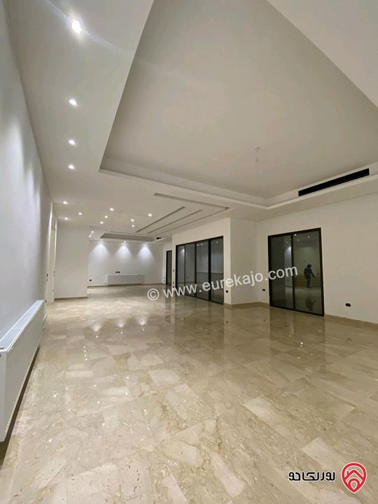 قصر مساحة البناء 2 دونم على أرض 1 دونم و 200م للبيع في عمان - عبدون