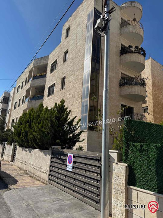 بناية سكنية تتكون من 4 شقق طابقية و رووف مع إطلالة جميلة للبيع في عمان - ام السماق الجنوبي - شارع مكة