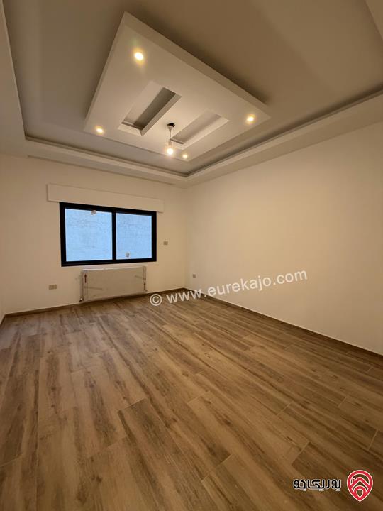 شقة طابق ارضي مساحة 236م مع ترس 40م سوبر ديلوكس للبيع في عمان - الجبيهة/ام زويتينة