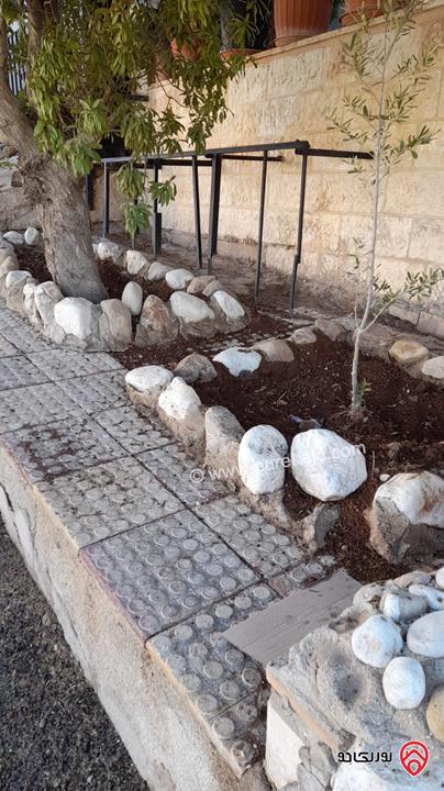 منزل مساحة 280م على أرض 424م للبيع في الزرقاء الجديدة جبل المغير قرب دوار بادي
