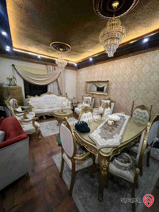 شقة مساحة 165م طابق ثاني للبيع مفروشة فرش فاخر في عمان - الجاردنز 