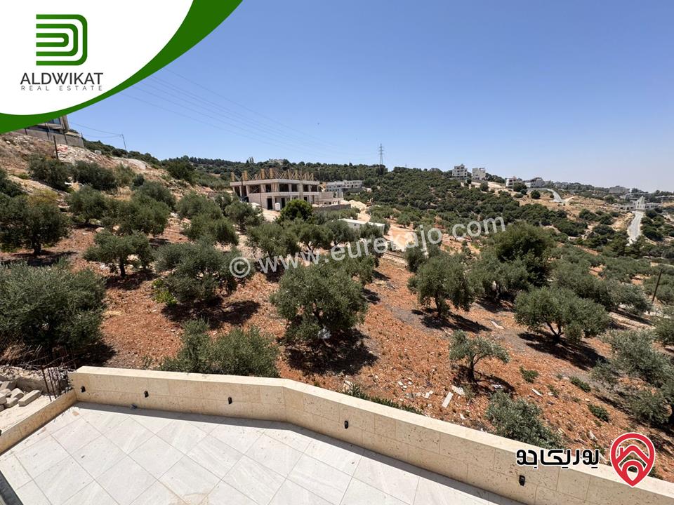 فيلا مستقلة للبيع بالقرب من دابوق / الهاشمية مساحة البناء 700م ومساحة الارض 555م ومساحة الحديقة 150م والترس 200م 