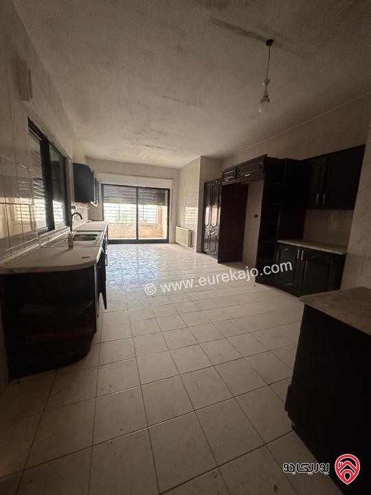 شقة طابق ثالث مساحة 300م للايجار في عمان - خلدا