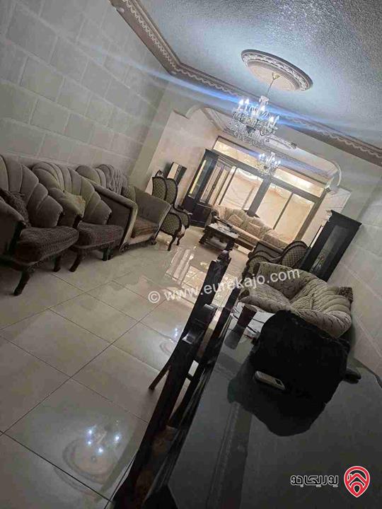شقة مفروشة طابق ارضي مساحة 250م  للايجار في عمان - الجبيهة