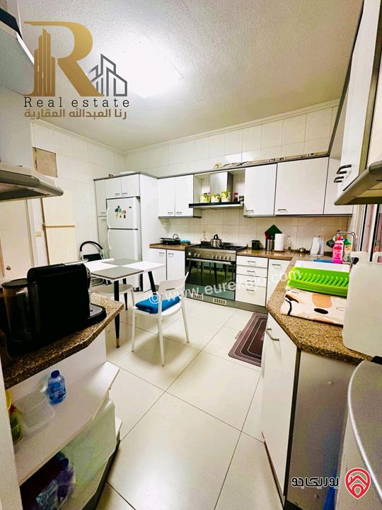 شقة طابق ثاني مساحة 180م للبيع في عمان - الشميساني