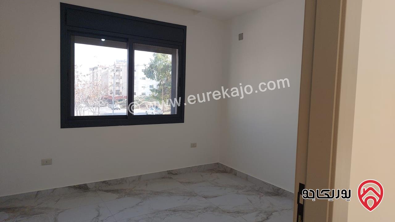 شقة ارضية مساحة 150م داخلي و 90م خارجي للبيع في عمان - عرجان 