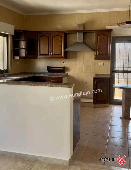 شقة فارغة طابق ثالث مع روف مساحة 250م للايجار في عمان - خلدا