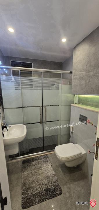 شقة مساحة 79م داخلي و 60م خارجي للبيع في عمان - الروابي