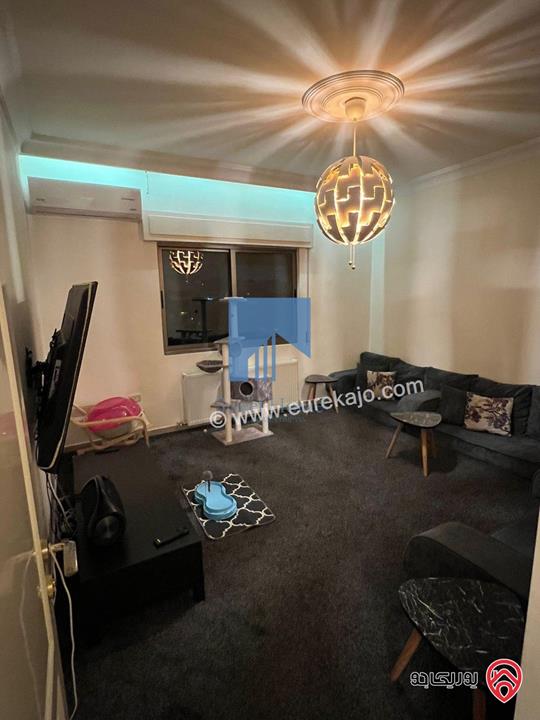 شقة فاخرة للبيع في عمان - الكرسي - خلف إدارة السير طابق ثالث 180م مع روف 120م بسعر مغري