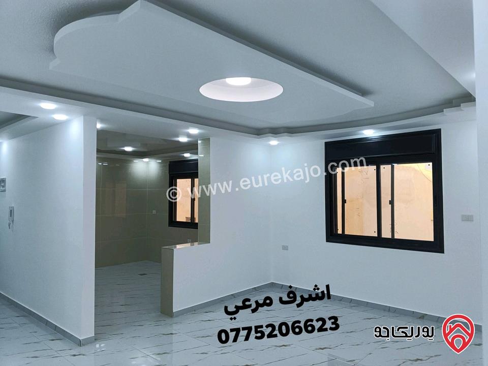 شقة طابق ثالث دوبلكس فخمة مساحة 200م لم تسكن للبيع في الزرقاء الجديدة