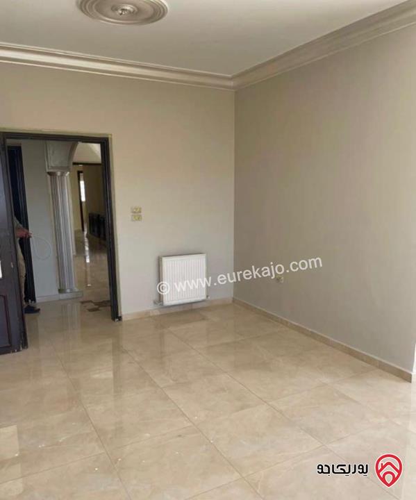 شقة طابق ثالث مساحة 170م للايجار في عمان - ام اذينة