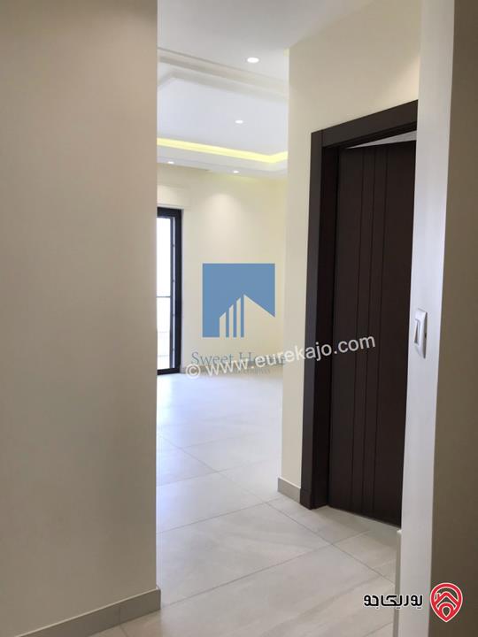شقة طابقية فاخرة طابق اول مساحة 235م للبيع في عمان - الجندويل تشطيب سوبر ديلوكس لم تسكن