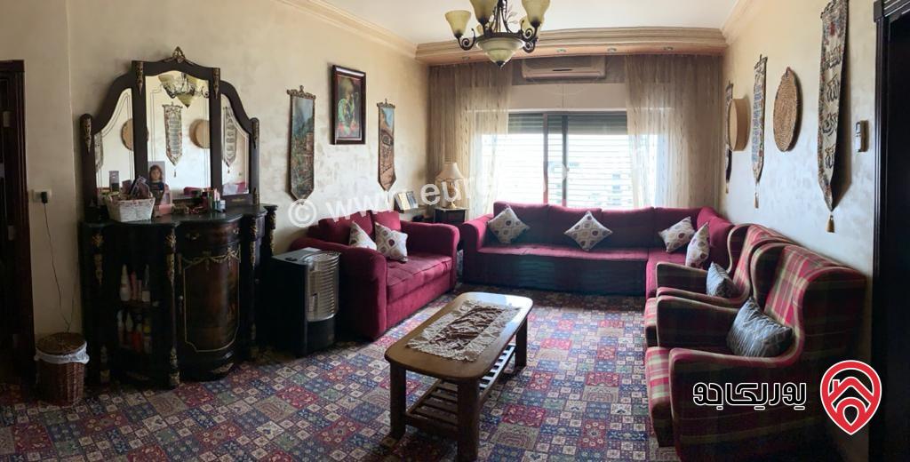 شقة فاخرة طابق ثاني مساحة 265م للبيع في عمان - خلدا