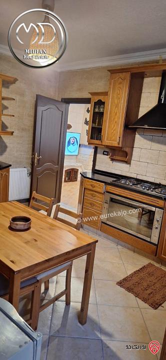 شقة ارضية دوبلكس للبيع في عمان - خلدا مساحة 260م مع ترس و حديقة 200م تشطيبات سوبر ديلوكس بسعر مميز جداً