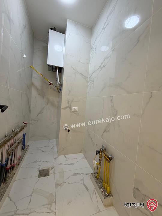 شقة طابق اول مساحة 185 متر سوبر ديلوكس للبيع في عمان - الجبيهة حي المنصور 