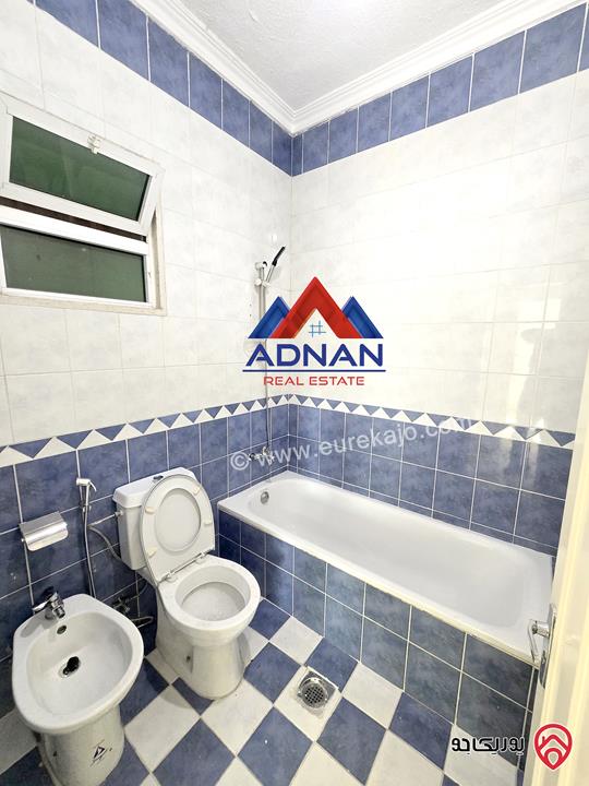 شقة طابق رابع مساحة 175م للإيجار الفارغ في عمان - الرابية