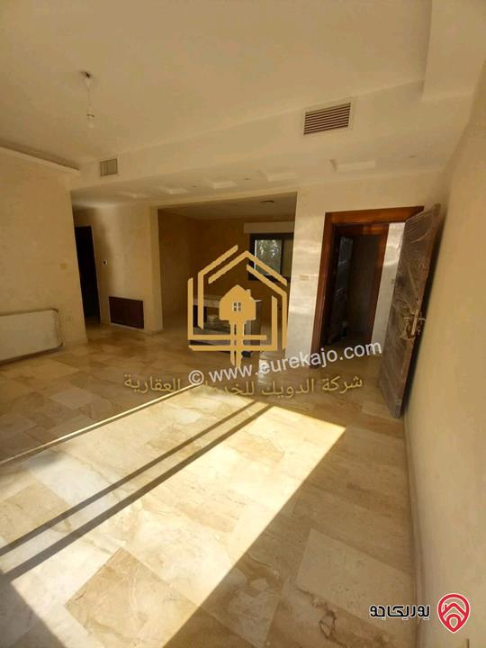 شقة جديدة لم تسكن طابق اول مساحة 180م للإيجار في عمان - خلدا 