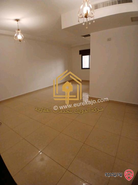 شقة فارغة طابق ثالث مساحة 140م للإيجار في عمان - الدوار السابع 