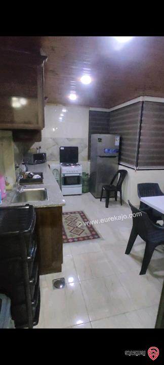 شقة مساحة 140م طابق اخير مع روف منفصلين للبيع في عمان - الجبيهة